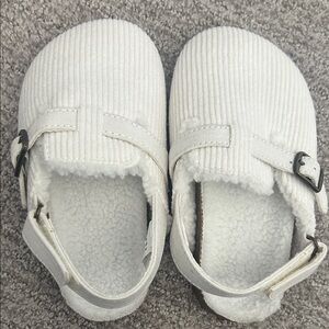 Baby gapCozy White Kids Shoes SZ 9/10